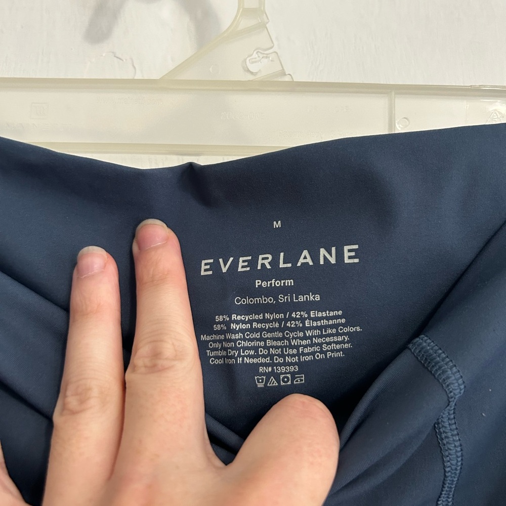 Everlane perform pocket legging in Atlantic
